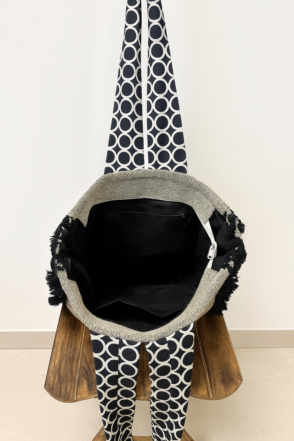 CIRCLE Fringe Handloom Tote